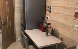 Ofer spre închiriere apartament cu 2 camere - Poză 3