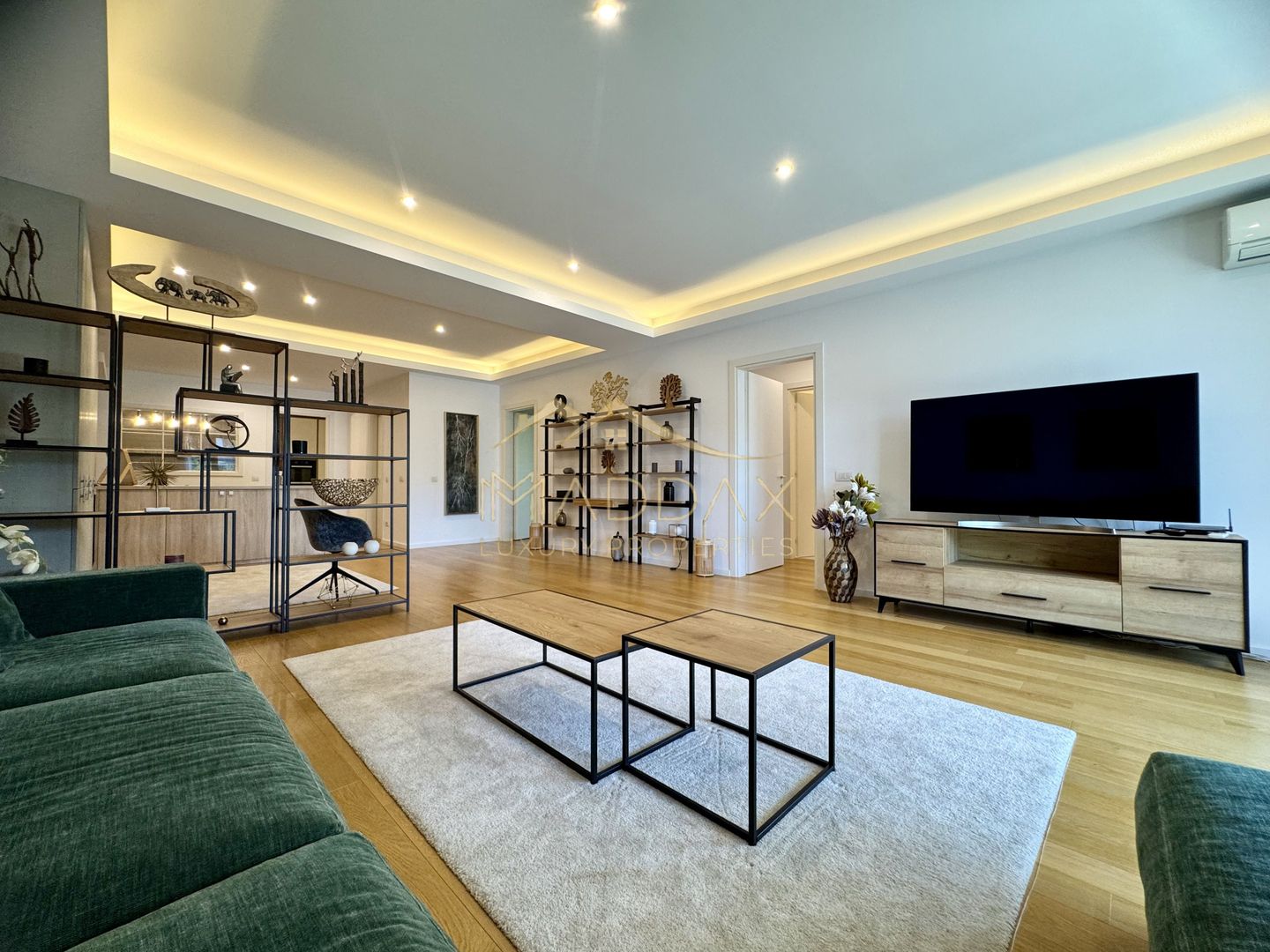 Apartament cu 4 camere *200mp* + 1 Parcare // Herastrau - Lake View - Poză 1