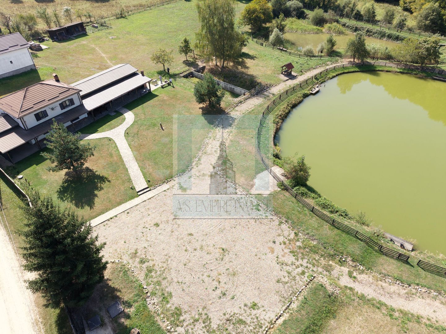 Complex Turistic activ,  2 lacuri ,teren 16800 mp -zona Valea Dobârlău - Poză 15