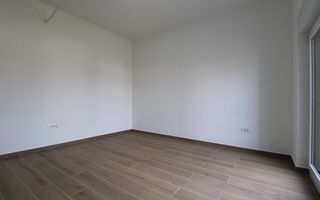 Casa zona Lunei, 5 camere + 3 bai, centrala proprie, rezidential sau birouri ! - Poză 38