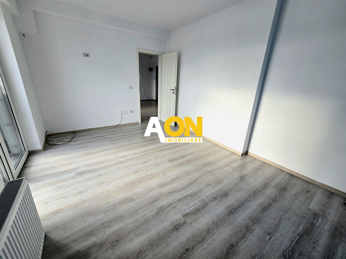 Apartament cu 2 Camere, Bloc Nou, Lift, Zona Centru - Poză 4