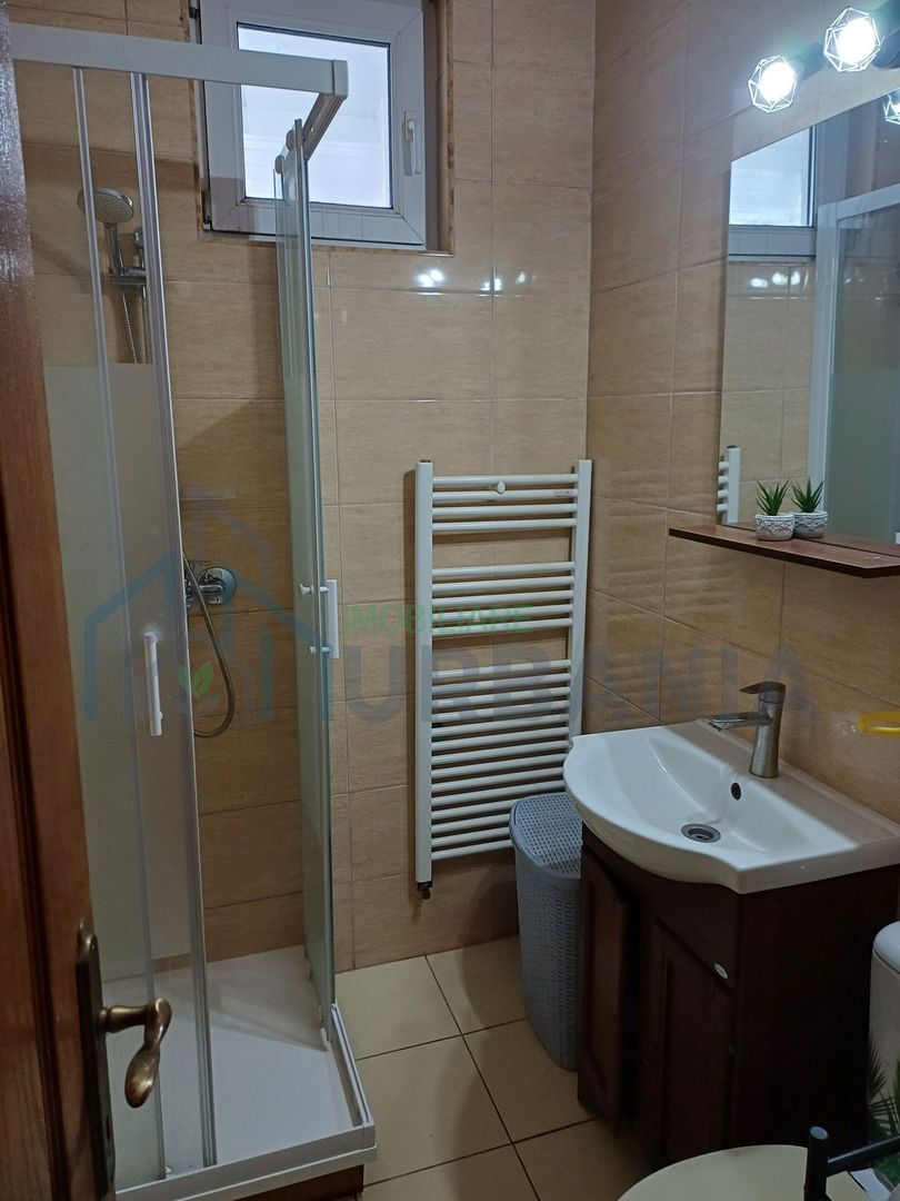 Închiriez casă cu 4 camere în Aroneanu - Poză 3