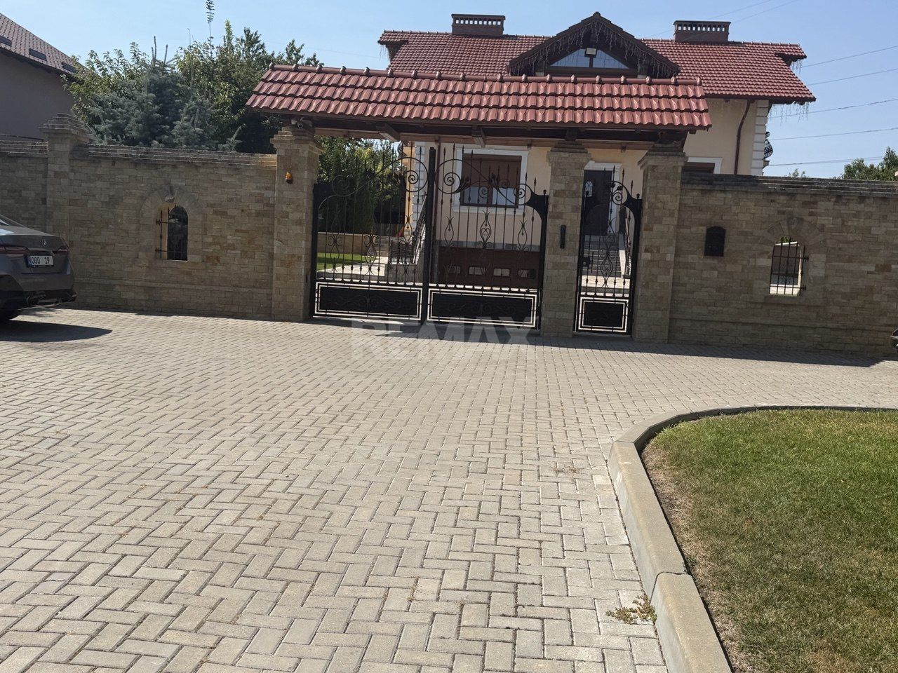 Casa de vinzare Codru, mun.Chisinau - Poză 1
