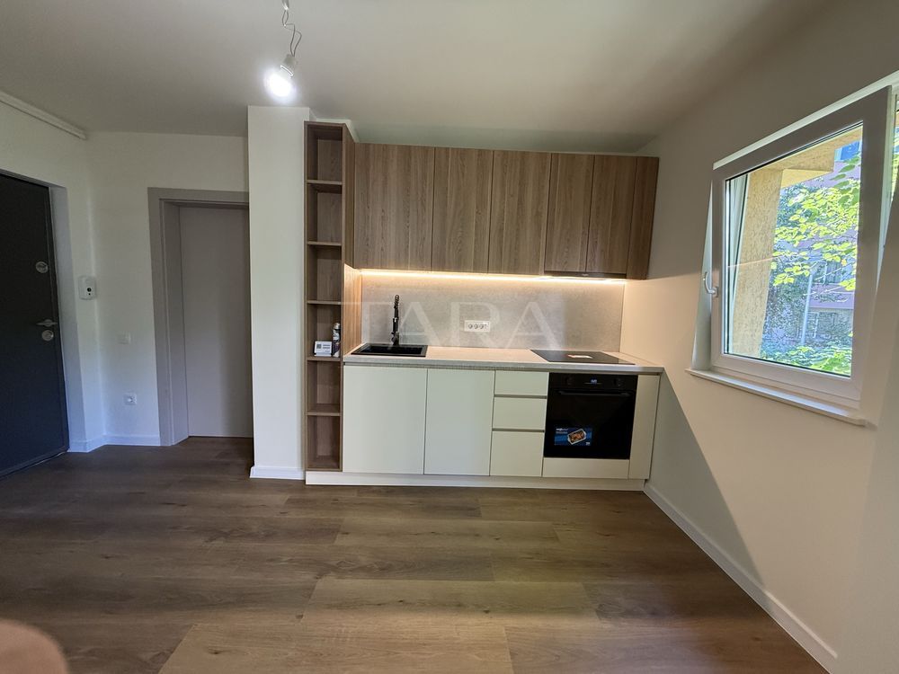 Apartament cu 3 camere, 60 mp, renovat, încălzire în pardoseală. - Poză 1