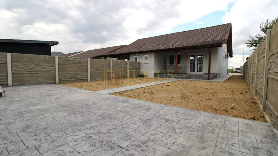 Duplex modern,  prima închiriere | Moșnița Veche - Poză 2