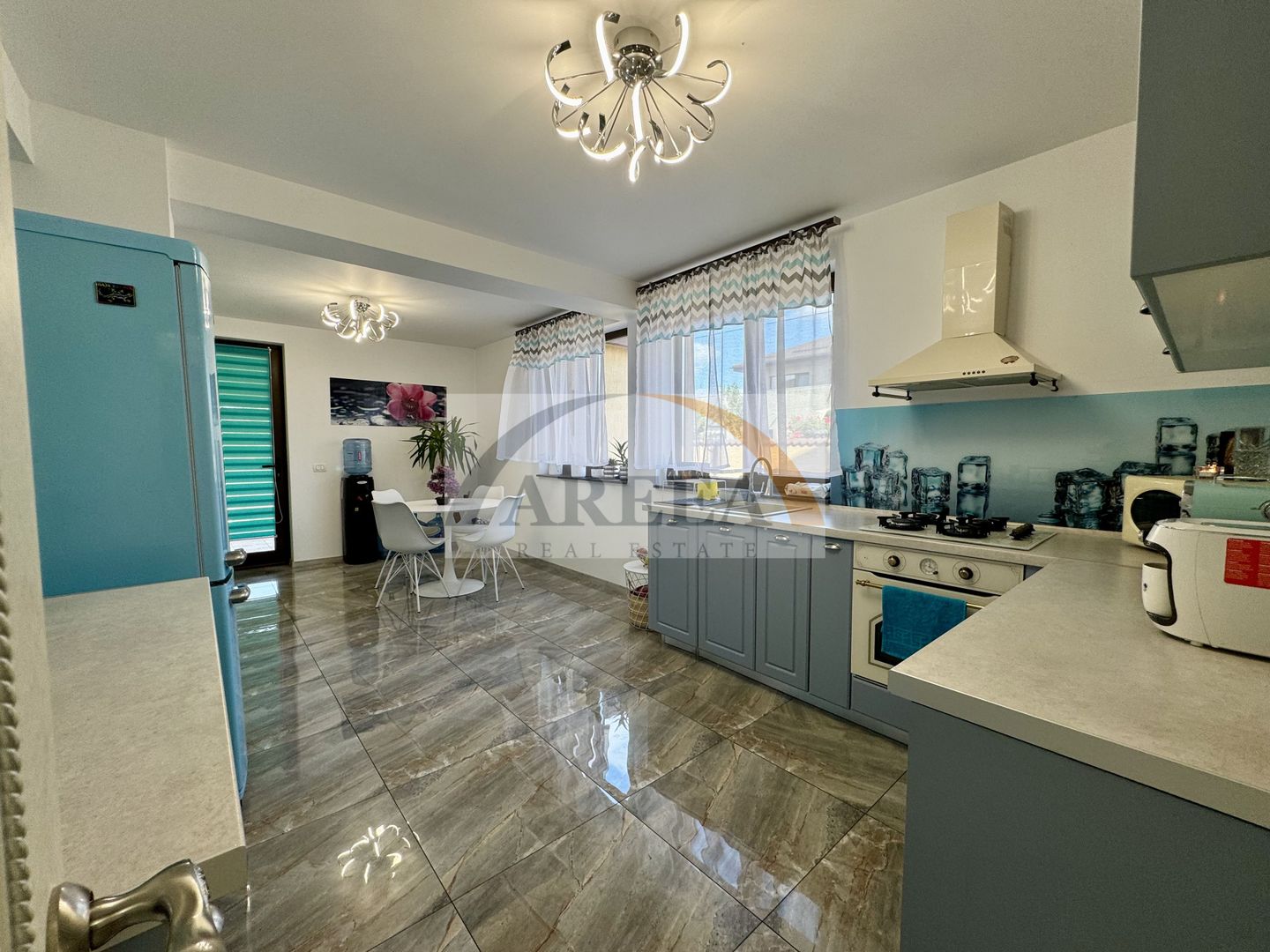 Berceni - VILĂ UNICAT, spațioasă, curte 1.000 mp, la 7 min metrou - Poză 10