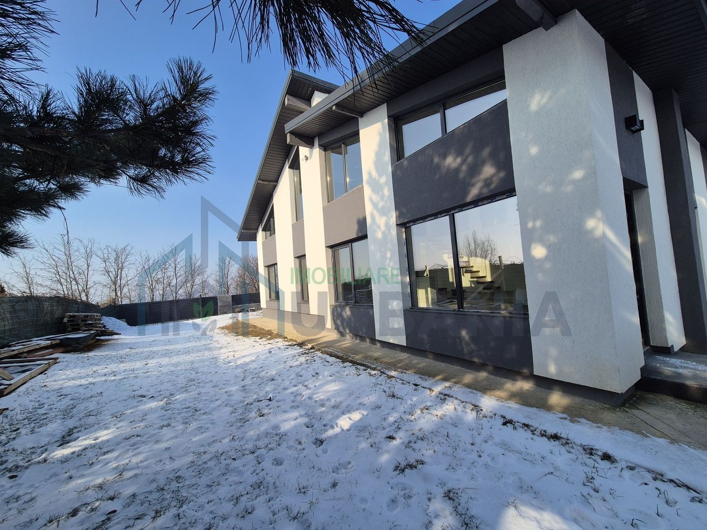 # De vanzare vila in Hlincea,posibil schimb cu apartament si dif. - Poză 8