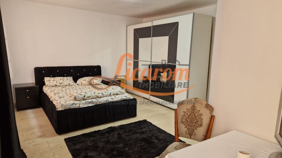 Garsoniera in casa str Iuliu Maniu curte comuna. - Poză 1