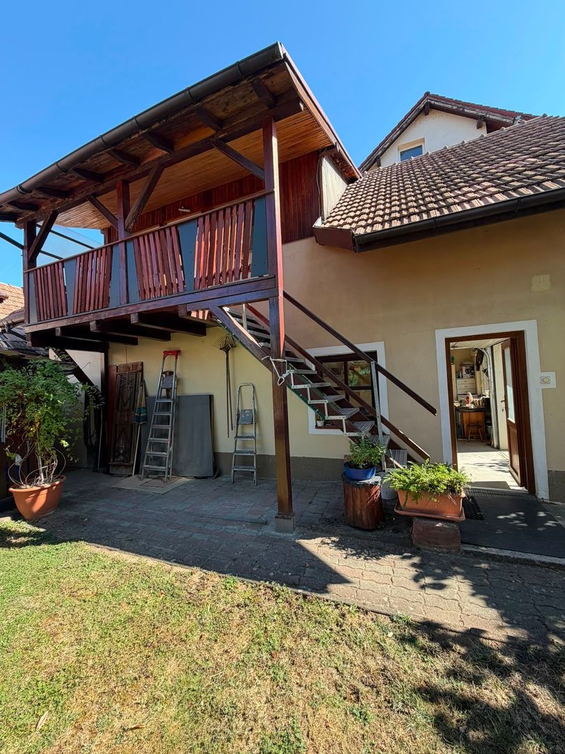 2 case dintre care una cu garaj in Baile 1 Mai - Poză 2