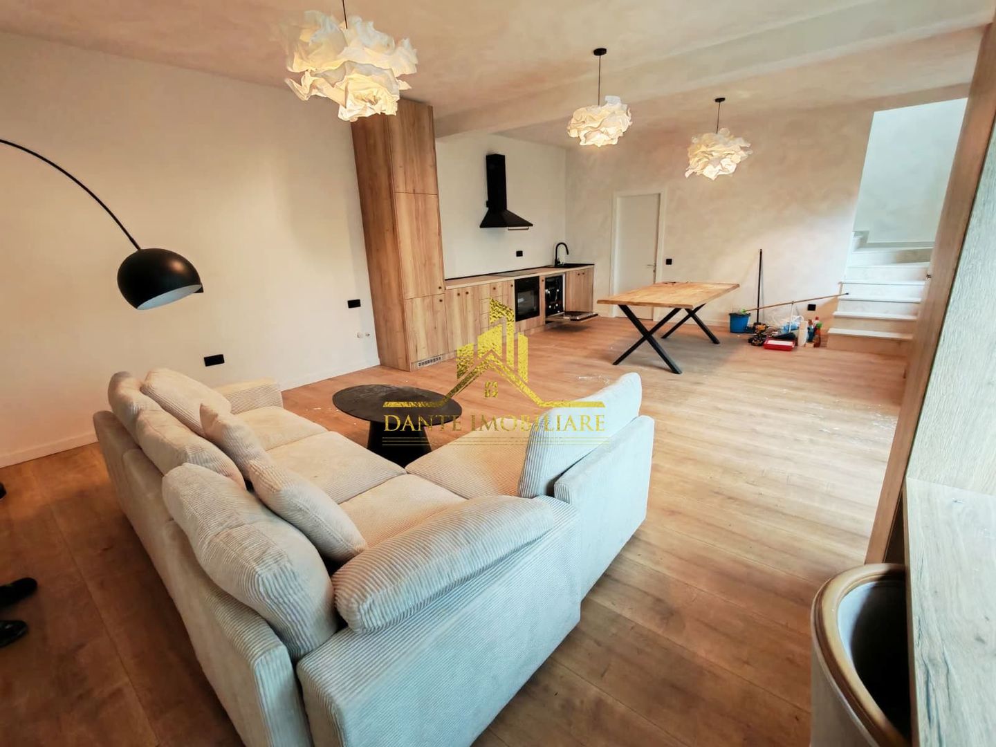 Casa, 3 camere, 2 bai, TOTUL NOU, ultrafinisata, parcare, Central - Poză 12