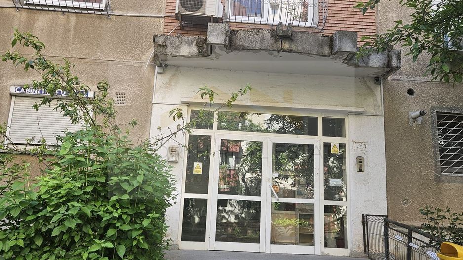 Apartament 2 camere de închiriat, Panduri, decomandat, etaj 5/8 - Poză 2