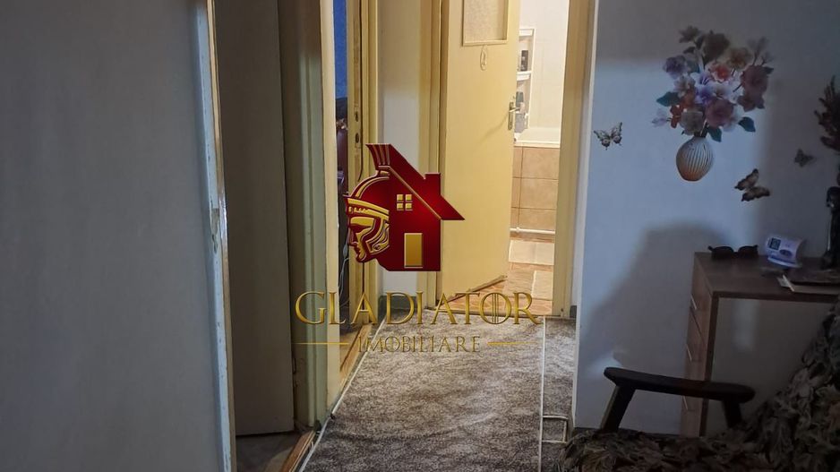 Apartament 3 camere, decomandat, zona Gara Iasi, la bulevard, nu rata - Poză 1