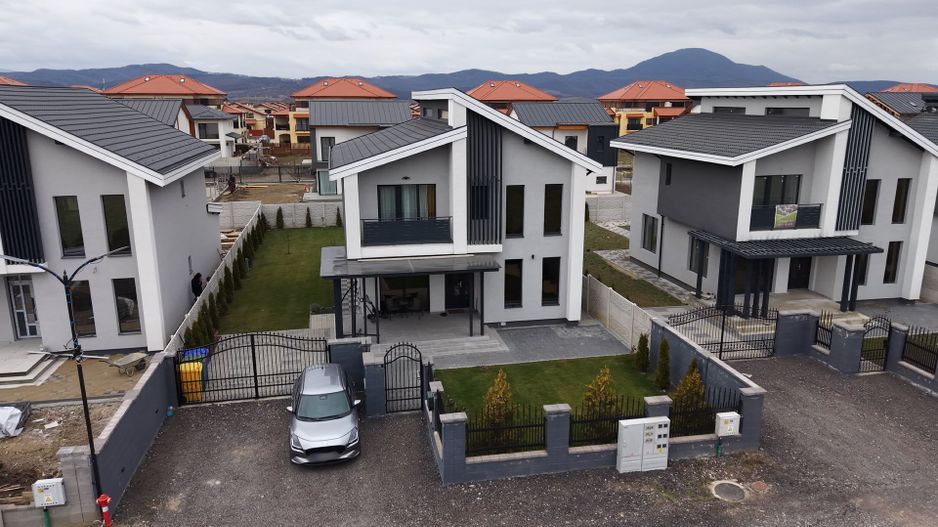 Casa de vanzare - Poză 1