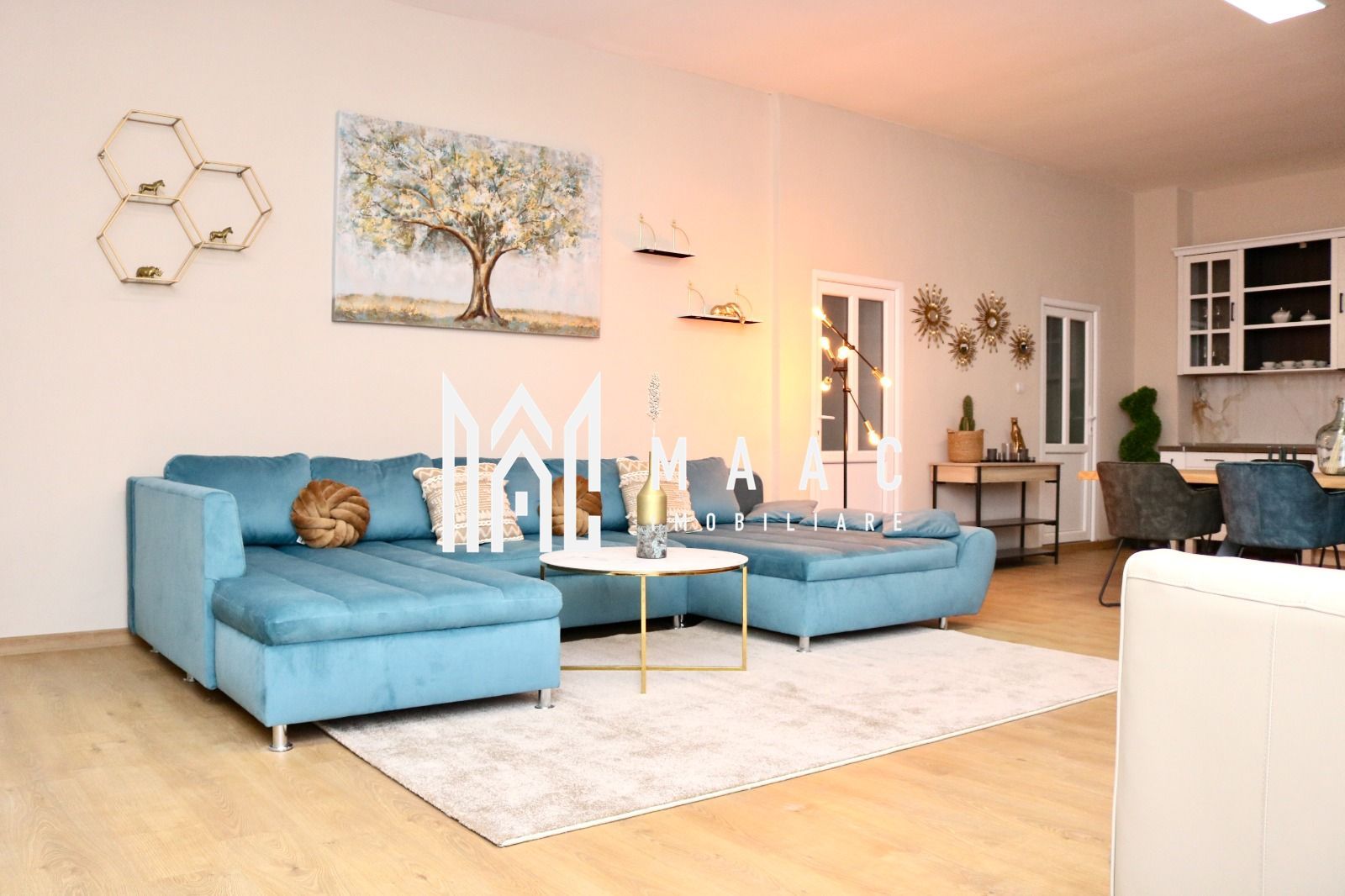 Apartament 4 camere de închiriat | Cisnădie, Central | Curte - Poză 11