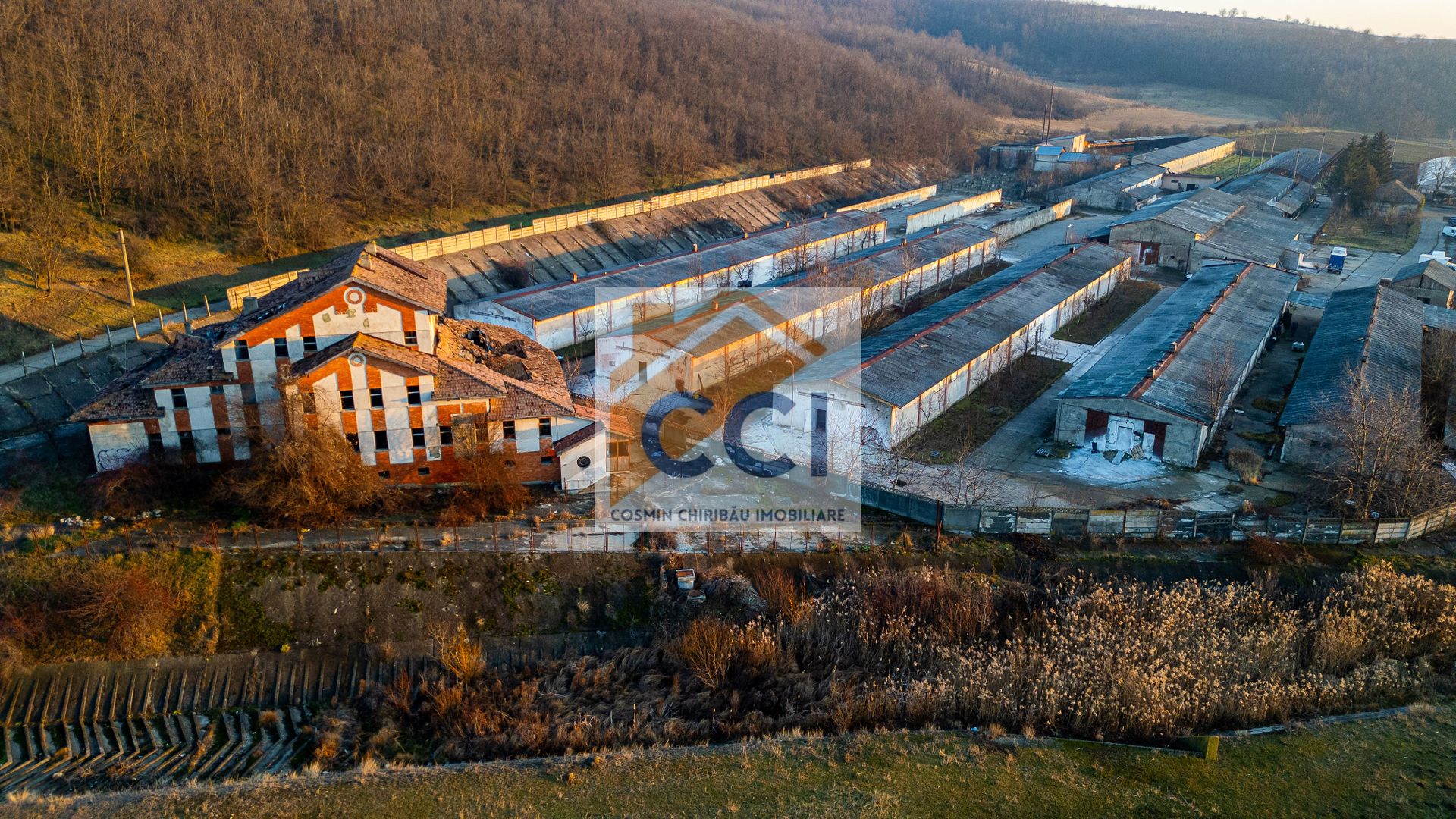 Fosta Ferma a Partidului de la Horgesti - de vanzare - Poză 15
