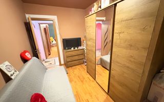 Apartament cu 3 camere in zona Dambovita - Poză 3