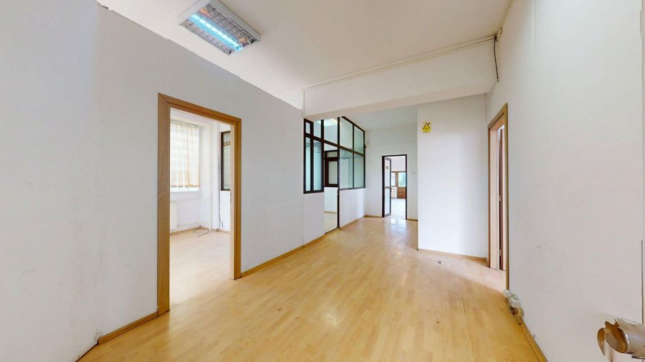 DAMAROAIA | Jiului | Chirie Casa 16 camere | 15 parcari + Metrou 900m - Poză 10