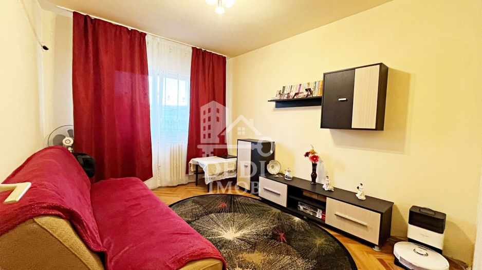 Apartament cu 3 camere de vanzare in zona Rogerius, Oradea - Poză 3