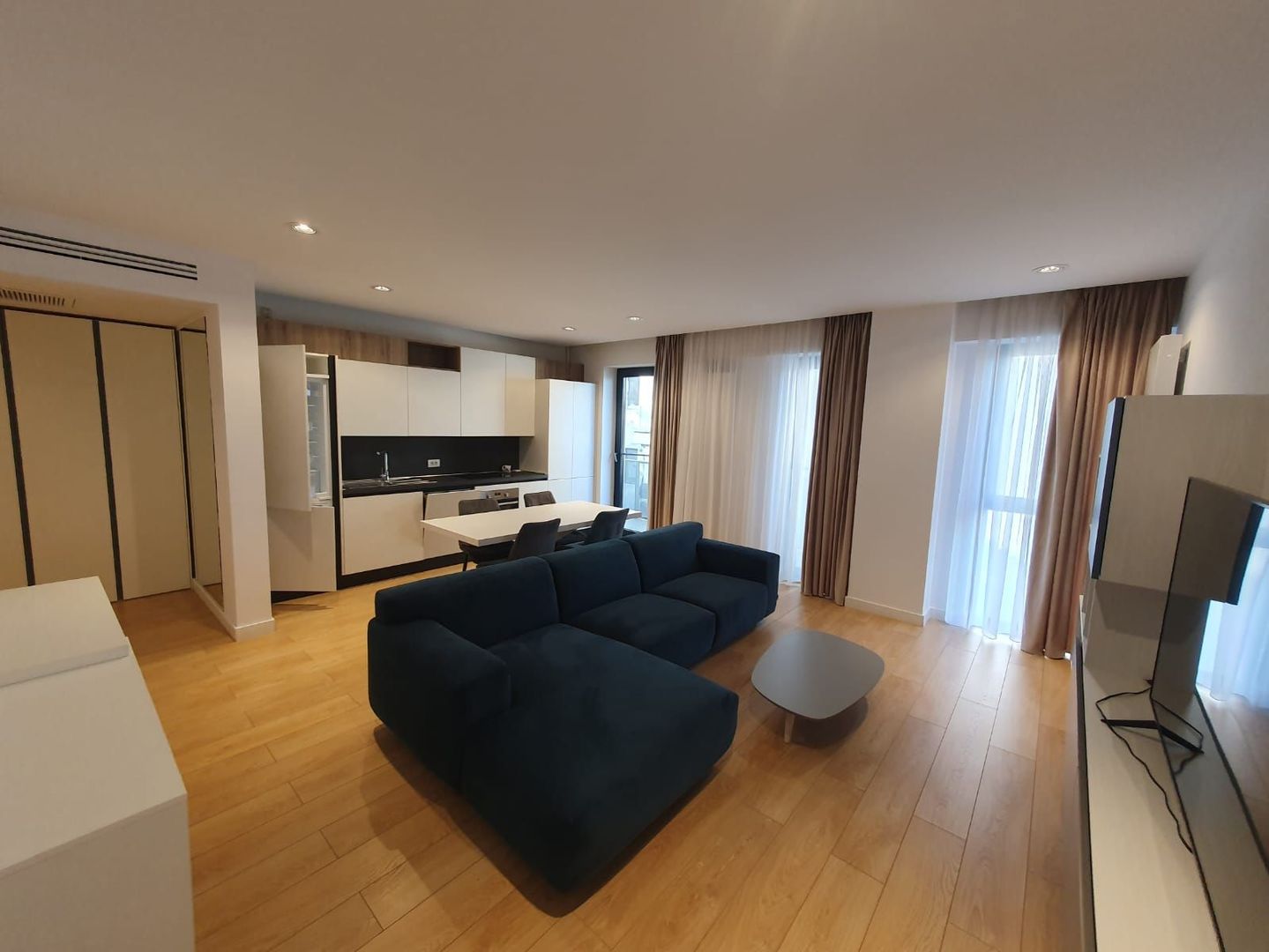 PROPRIETAR. 2 camere Baneasa Iancu Nicolae - Poză 1