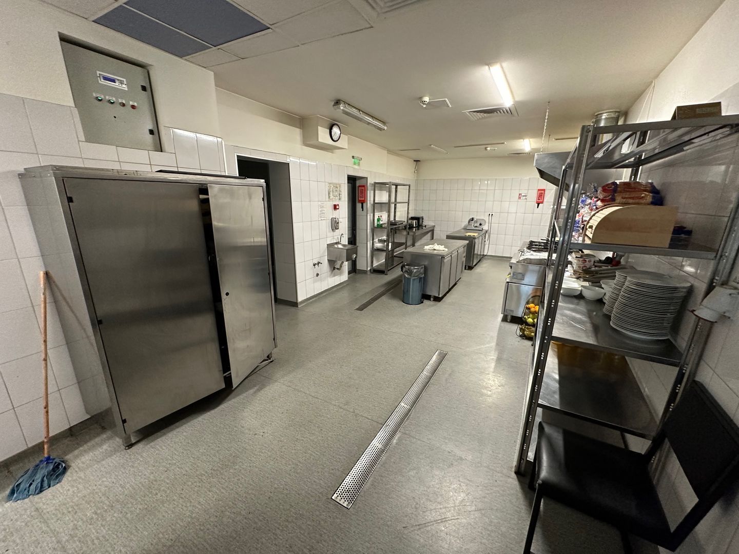 Clădire de inchiriat clinica / birouri - Poză 30