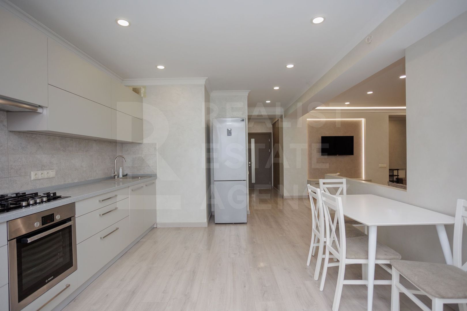 Spre vînzare apartament spațios, 2 dormitoare și living, sec. Botanica - Poză 15