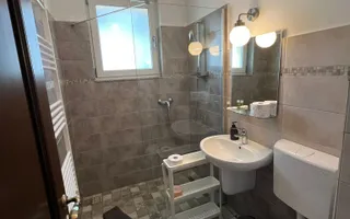 Casă de vacanța / Vilă în Păltiniș cu piscina acoperită și încălzită - Poză 12
