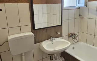 3 Camere - 71MP | Decomandat | Reabilitat | 2 Bai | M Gorjului-9 min - Poză 21