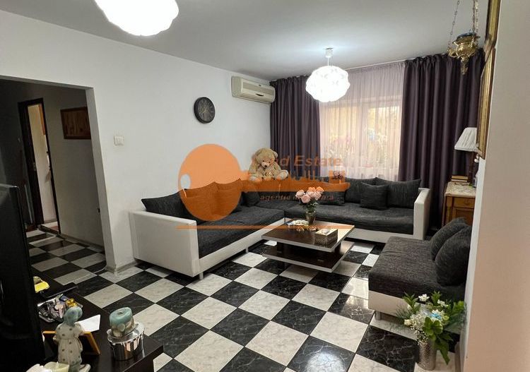 Apartament cu 4 camere in zona Parc Sebastian-Centrala Proprie - Poză 1