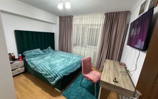 De vânzare apartament cu 4 camere decomandat, zona Piața Mare - Poză 2