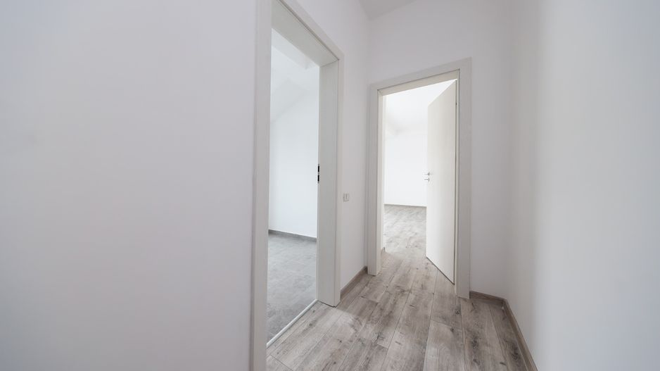 Apartament nou - loc parcare acoperit  inclus - Poză 14