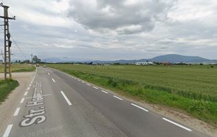 21000 mp,  teren in vecinatatea aeroportului Brasov 50 m deschidere