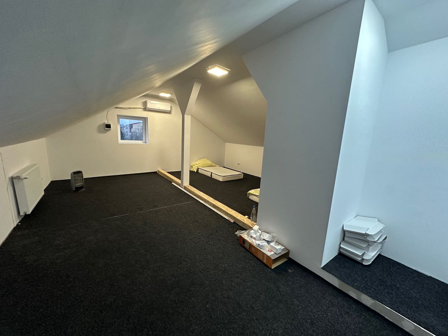 Cladire pretabila spațiu birouri/ clinica - Poză 42