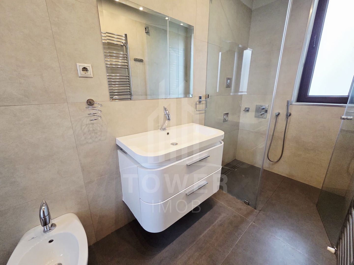 Apartament 3 camere de închiriat - Poză 9