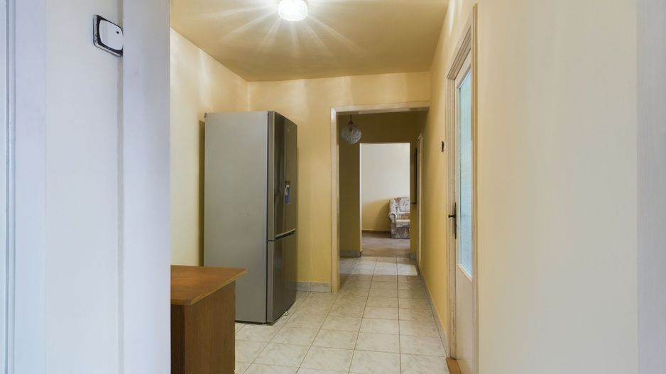 Apartament cu 3 camere, etaj intermediar - Poză 14