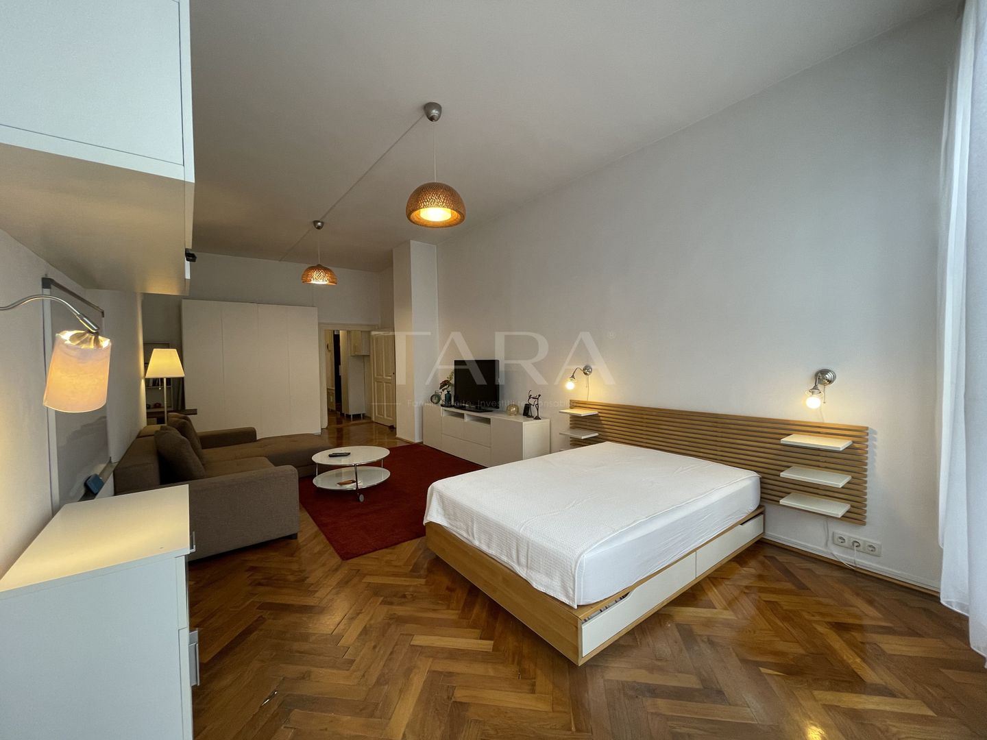 EXCLUSIVITATE. Apartament interbelic. Confort și eleganță. UMF - Poză 3