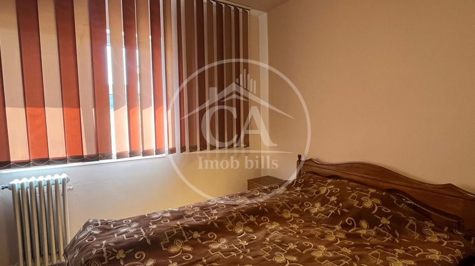 Apartament cu 3 camere de vânzare în zona Rogerius, Oradea - Poză 2
