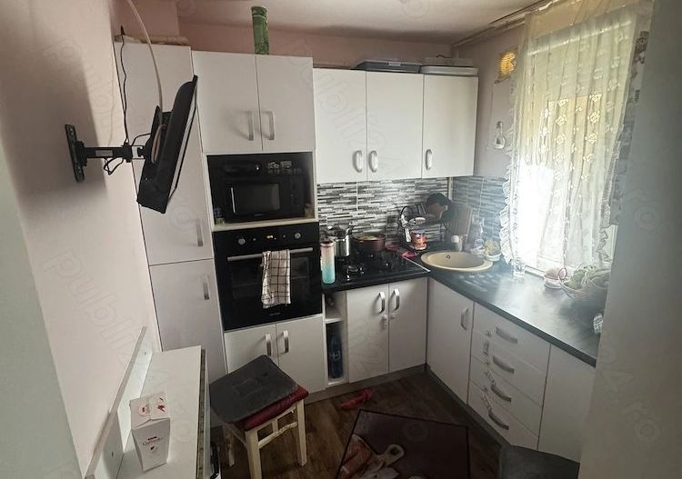 BRASADAS vinde ap 3 cam etaj 3/4 Carpați 1. - Poză 5