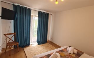 Vila spațioasă și recent renovată în Ghiroda! - Poză 42