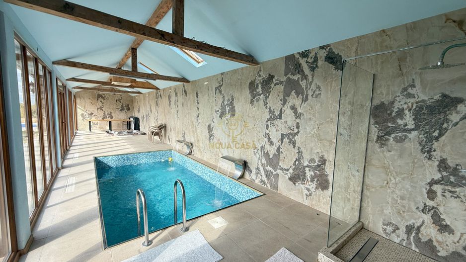 Vila de vanzare in APA-NORD  cu 2 Piscine/Zona de Relaxare/Acces lac - Poză 5