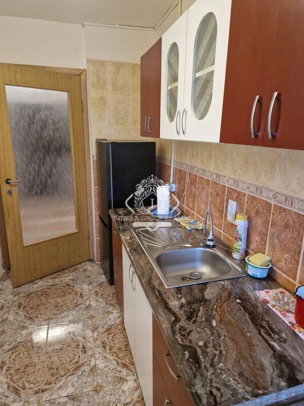 Garsoniera decomandata cf.1 mobilata/utilata bloc 1990 - Mall Vitan - Poză 6