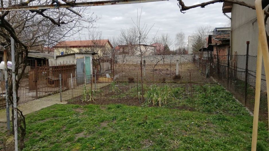 Teren in suprafata de 883mp si front de 18 ml - Poză 1