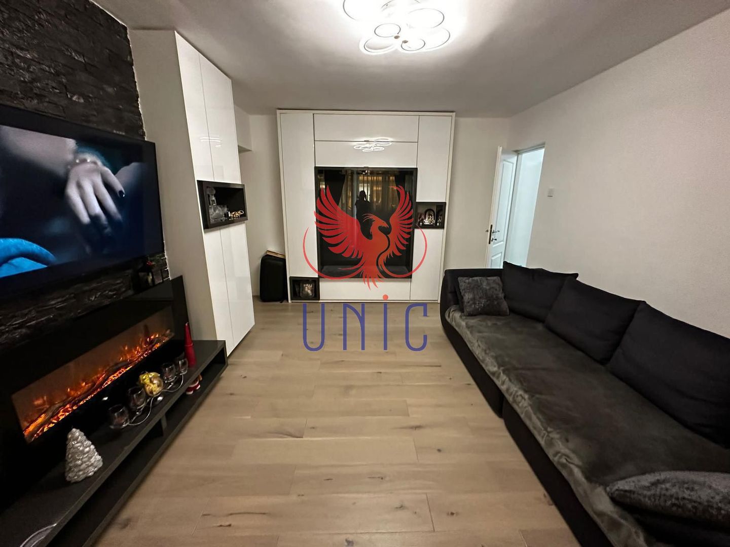 Apartament lux 3 camere Craiovita Noua - Poză 2