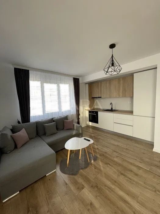 Apartament de vanzare cu 3 camere in Floresti. - Poză 2