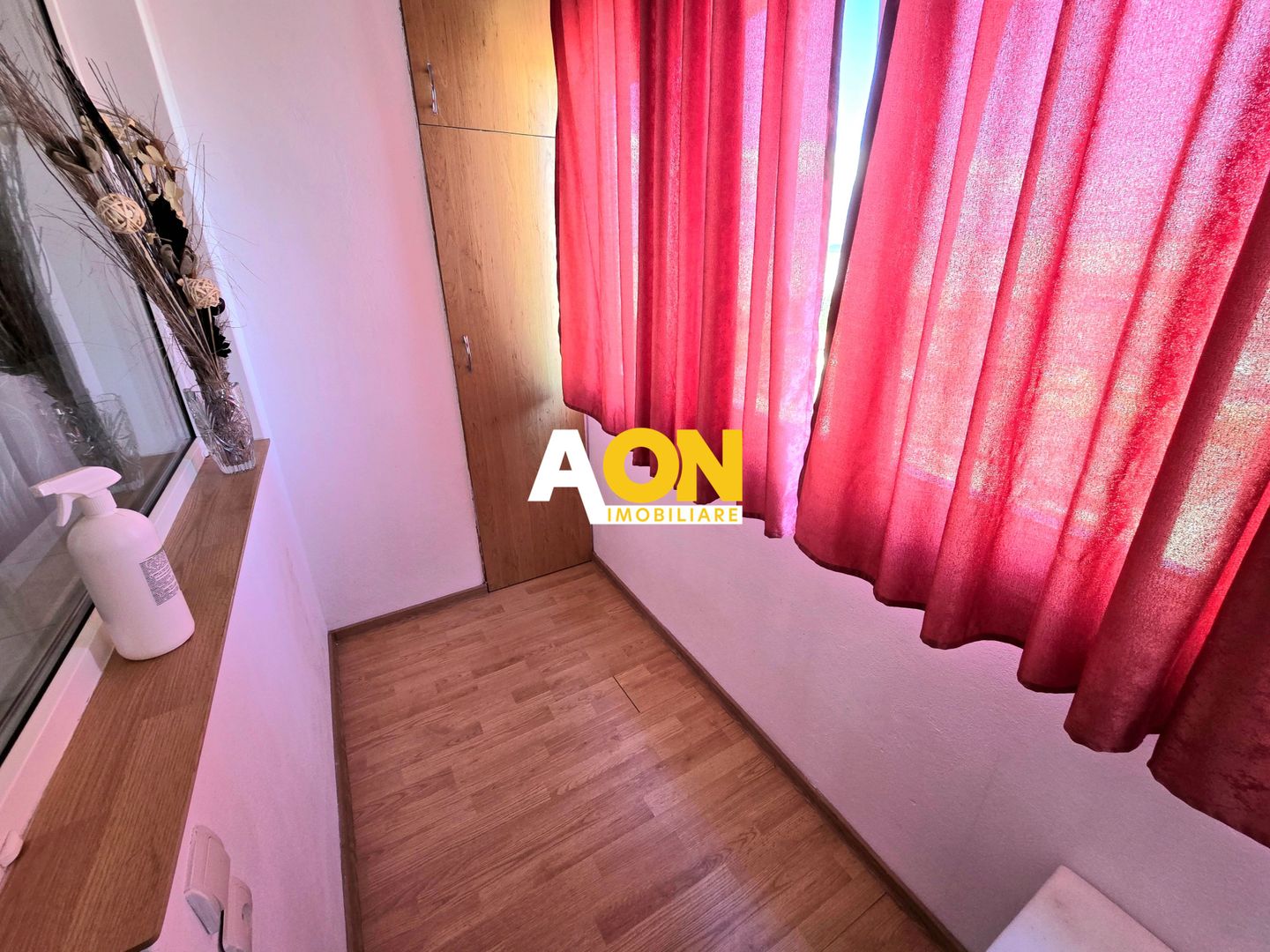 Apartament cu 2 Camere, Bloc cu Lift, Loc de Parcare, Zona Cetate - Poză 9