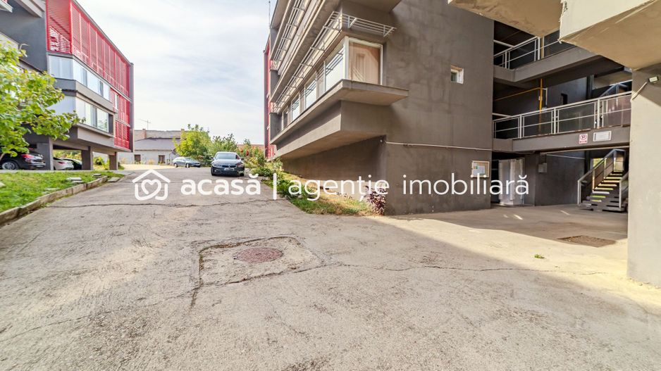 Spațiu comercial amplu și versatil - Poză 3