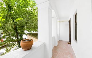 Apartament ultracentral, 2 camere, curte cu acces auto - Poză 10