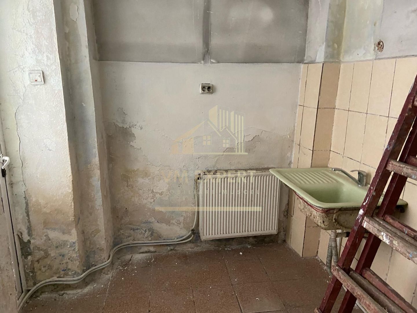 VILA 7 CAMERE, TEREN 337 MP, CENTRU CAMPULUNG - Poză 7