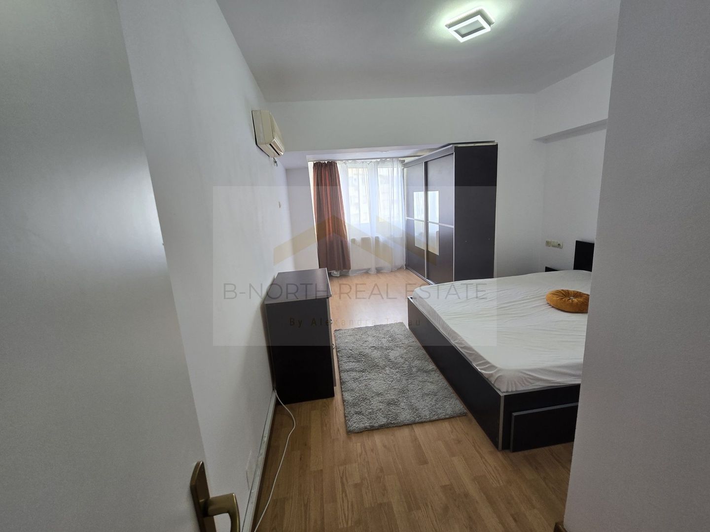 Apartament cu 4 camere de tip Duplex - Bvd. Unirii - Zona centrala - Poză 4