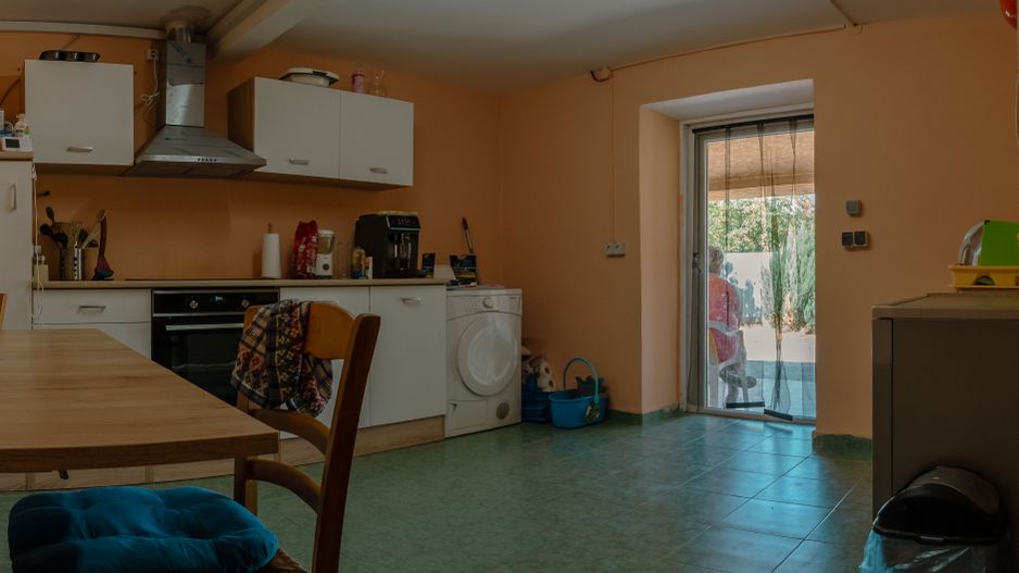 Casă cu teren 3332mp în Bătania - Poză 6