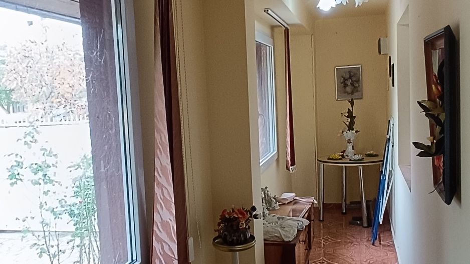 Casă spațioasă cu 4 camere , curte și teren generos în Mașloc - Poză 26